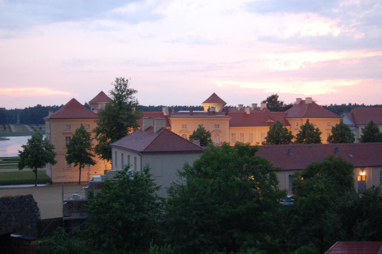 Schloss-Und Seeblick Apartment Rheinsberg Bagian luar foto