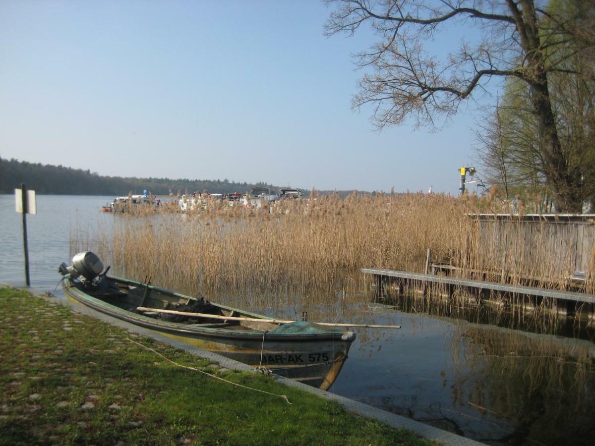 Schloss-Und Seeblick Apartment Rheinsberg Bagian luar foto